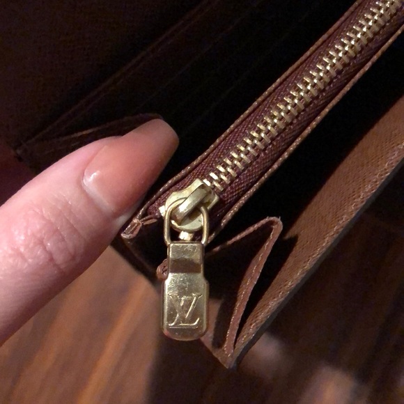 Louis Vuitton Sarah Wallet - Picture 7 of 9